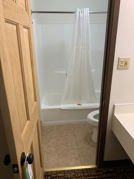 More Photos Of 715 Highway 64 E, Eagle Nest Hotel For Sale