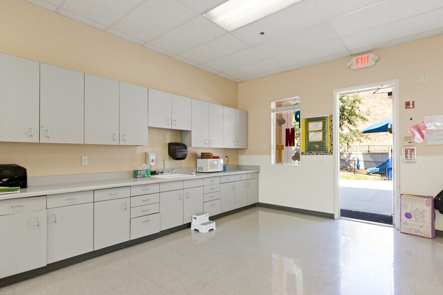 More Photos Of 2090 Chino Hills Pkwy, Chino Hills Schools For Lease