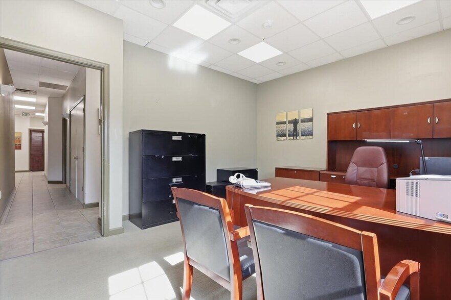 More Photos Of 6170 Ridgeview Ct, Reno Office For Lease