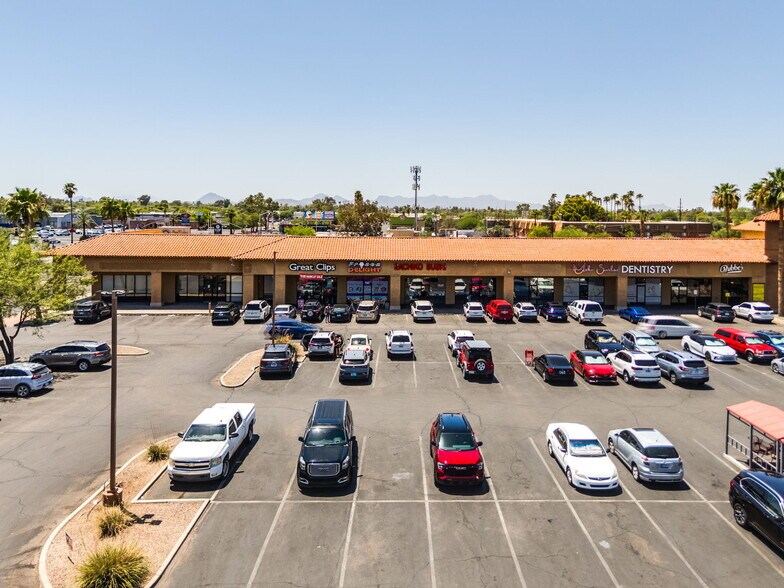 More Photos Of 1101 N Wilmot Rd, Tucson Unknown For Lease