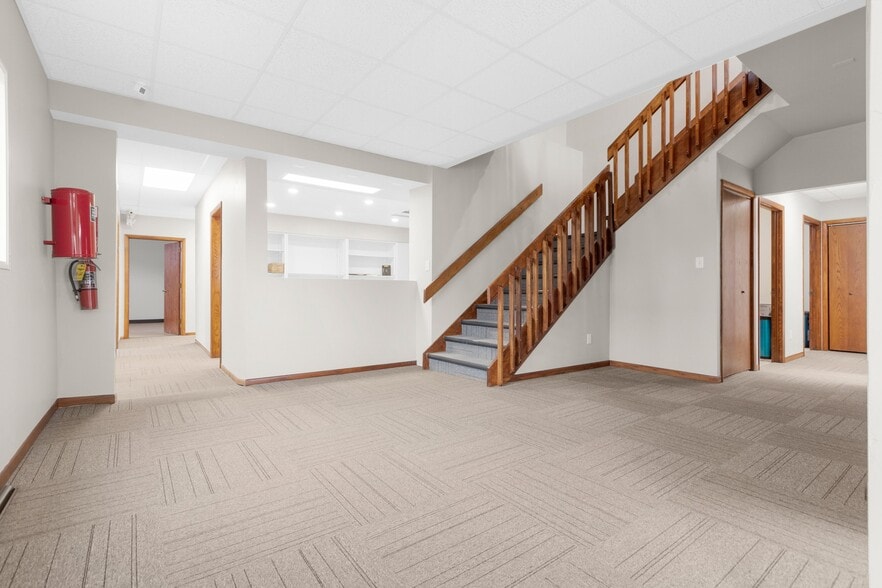 More Photos Of 621 W Lawrence St, Appleton Office For Lease