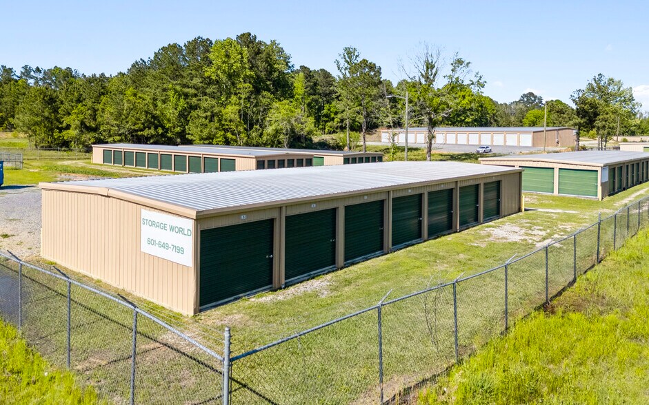 Primary Photo Of 117 Eastview Dr, Laurel Self Storage For Sale