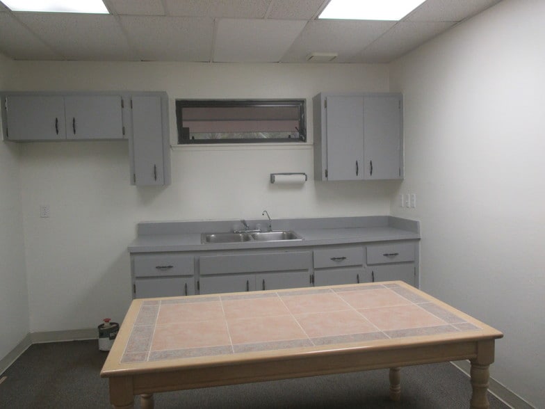 More Photos Of 701 N Hercules Ave, Clearwater Medical For Lease