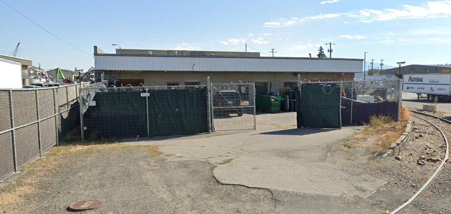 More Photos Of 908 N Lake Rd, Spokane Flex For Sale