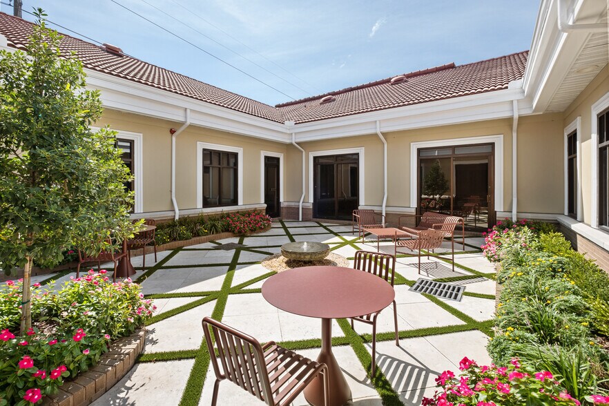 More Photos Of 1213 Culbreth Dr, Wilmington Office For Lease