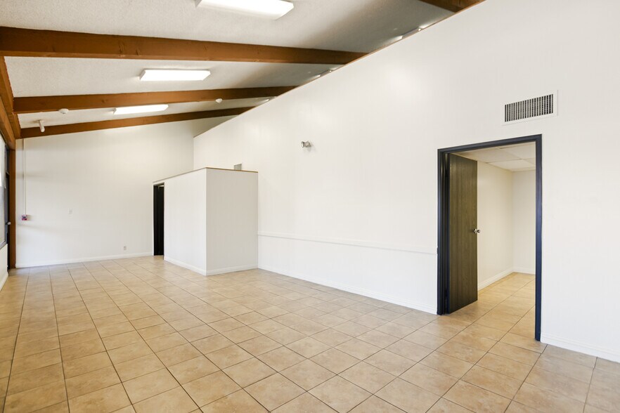 More Photos Of 1111 Town & Country Rd, Orange Medical For Sale