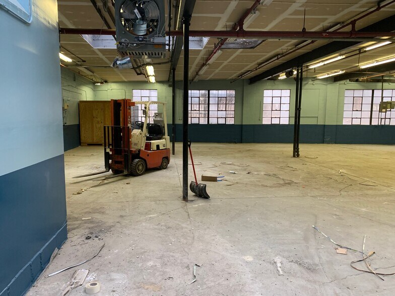 More Photos Of 210-211 Cottage St, Poughkeepsie Warehouse For Lease