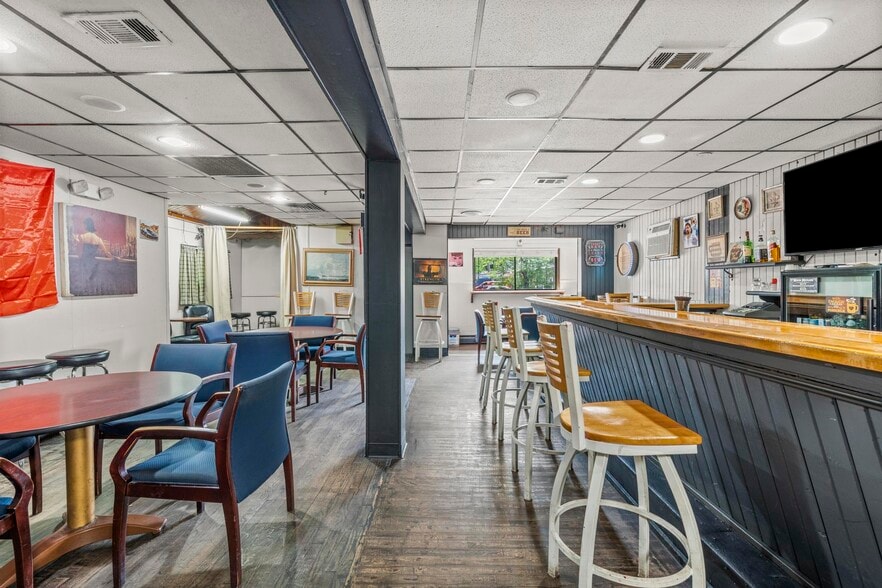 More Photos Of 348 Franklin Ave, Hartford Restaurant For Sale