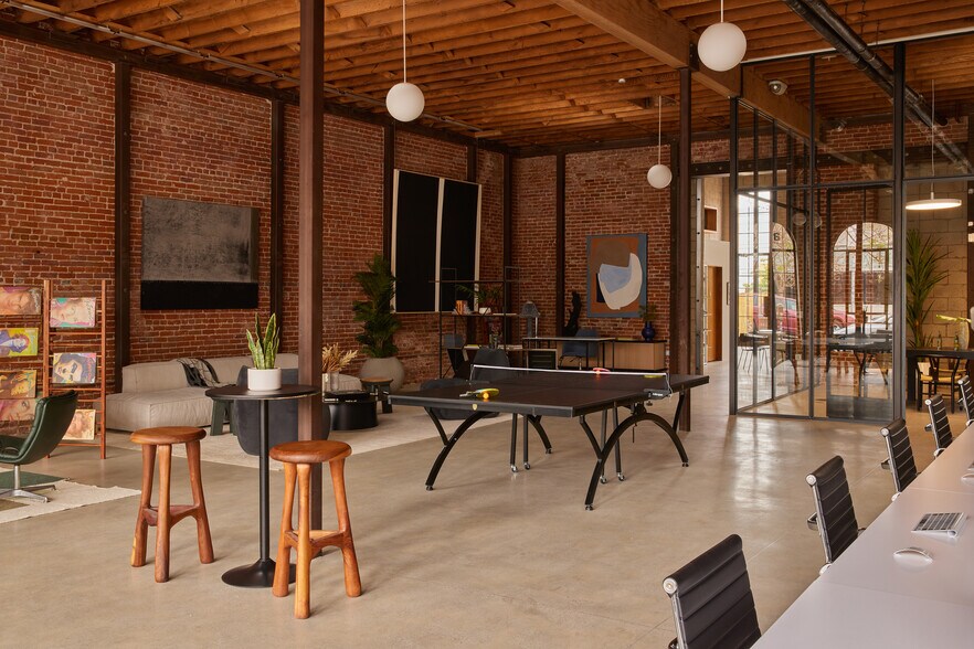 More Photos Of 676 N Spring St, Los Angeles Loft Creative Space For Sale