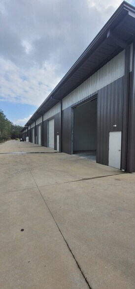 More Photos Of 28408 Sweetgum Rd, Magnolia Warehouse For Lease
