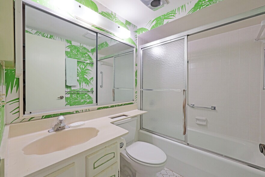 More Photos Of 4411 E Mainmast Ct, Fort Myers Specialty For Sale