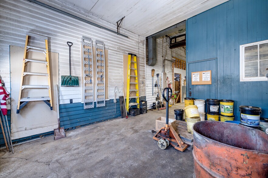 More Photos Of 164 Orchard dr, Timberville Light Distribution For Sale