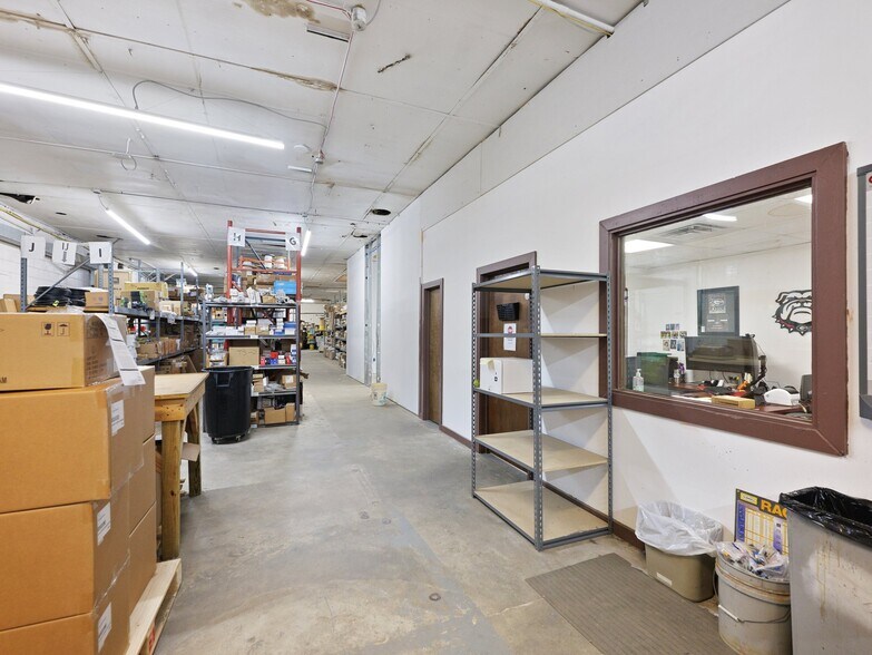 More Photos Of 2567 Athens Hwy, Gainesville Warehouse For Lease