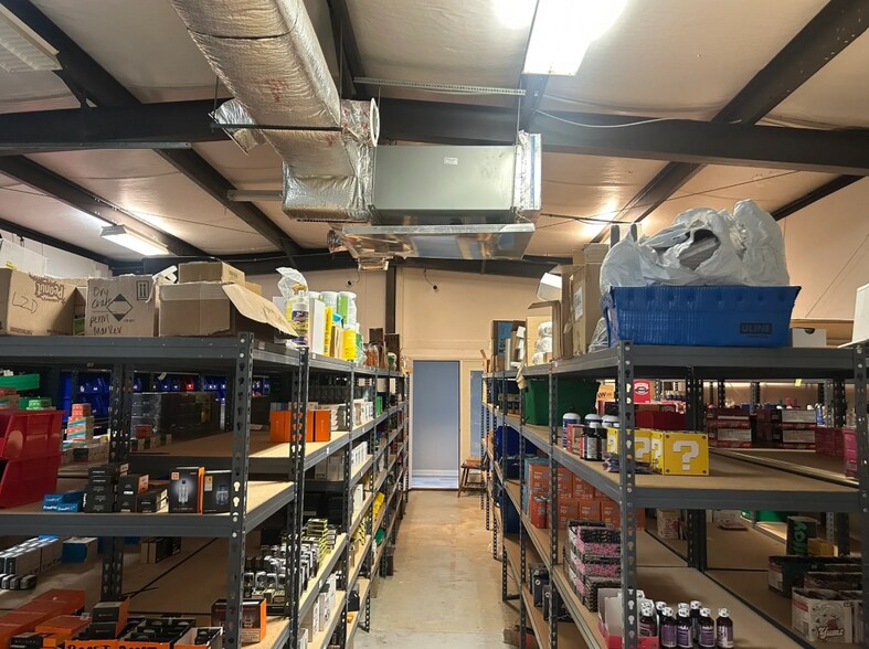 More Photos Of 104 Industry Dr, Yorktown Light Distribution For Sale