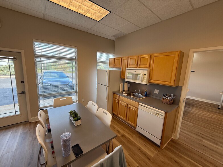 More Photos Of 31320 Solon Rd, Solon Coworking Space