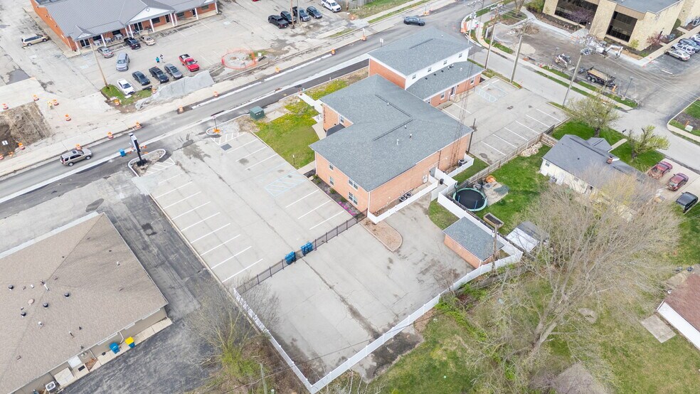 More Photos Of 10455-10499 N College Ave, Carmel Office For Sale