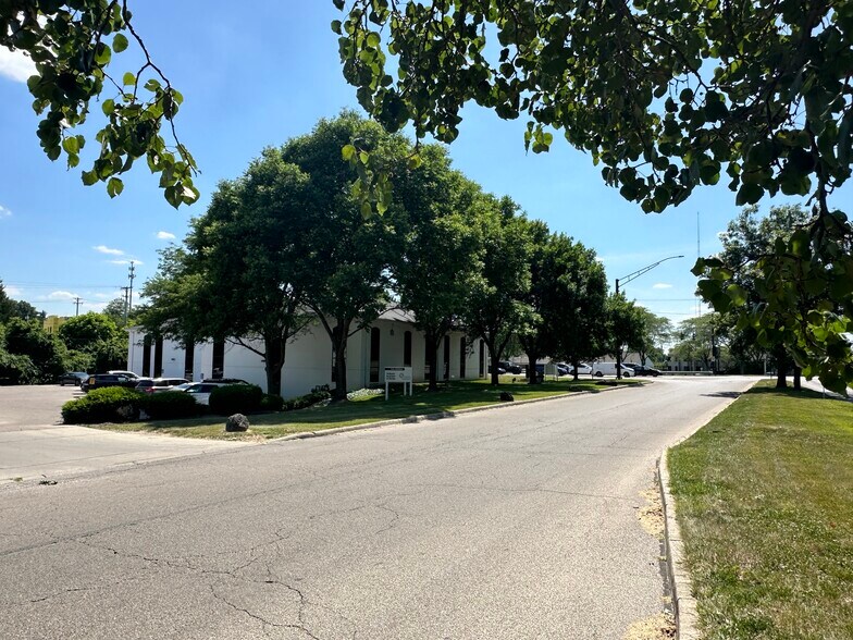 More Photos Of 28 E Rahn Rd, Kettering Unknown For Lease