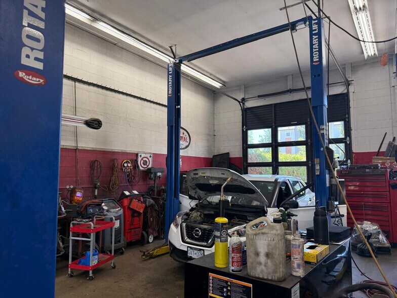 More Photos Of 22339 48 Av, Langley Auto Repair For Sale