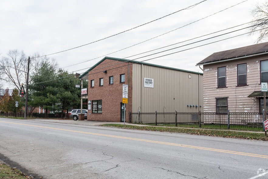 More Photos Of 3143 Main St, West Middlesex Storefront Retail Office For Lease