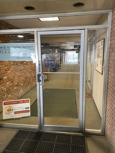More Photos Of 7801 Old Georgetown Rd, Bethesda Storefront Retail Office For Lease