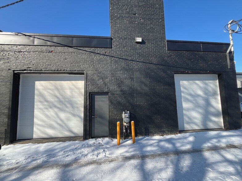 More Photos Of 22014 John R Rd, Hazel Park Warehouse For Lease