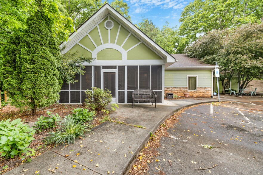 More Photos Of 364 Weaverville Rd, Asheville Medical For Sale