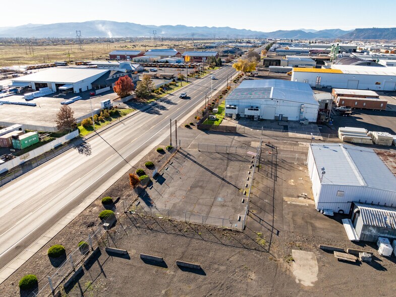 More Photos Of 1405 Antelope Rd, White City Warehouse For Sale