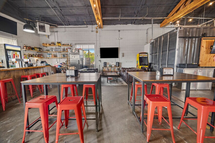 More Photos Of 1589 W Victory Way, Craig Flex For Sale