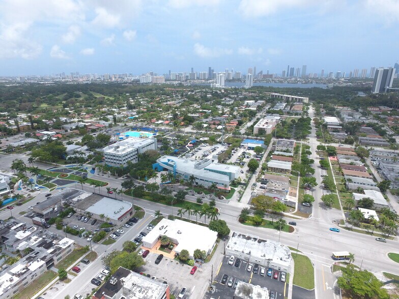More Photos Of 16870-16880 NE 19th Ave, North Miami Beach Medical For Lease