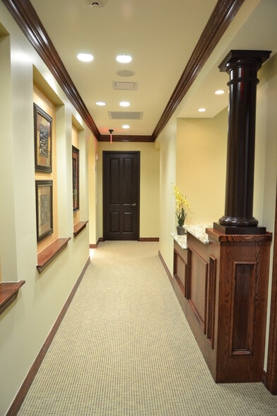 More Photos Of 19701 Kingwood Dr, Kingwood Office For Sale