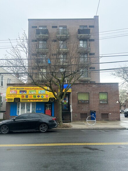 Primary Photo Of 5725 Van Horn St, Elmhurst Multifamily For Sale