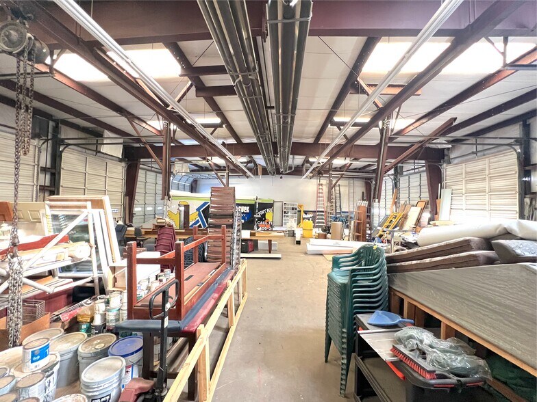 More Photos Of 209 S Country Club Rd, Anadarko Service Station For Sale