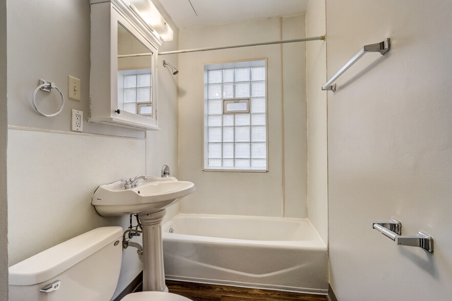 More Photos Of 3313-3319 W Wells St, Milwaukee Apartments For Sale