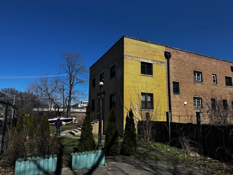 More Photos Of 3525 S Hermitage Ave, Chicago Religious Facility For Sale