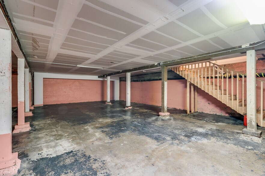 More Photos Of 1018-1020 Valencia St, San Francisco Storefront Retail Residential For Lease