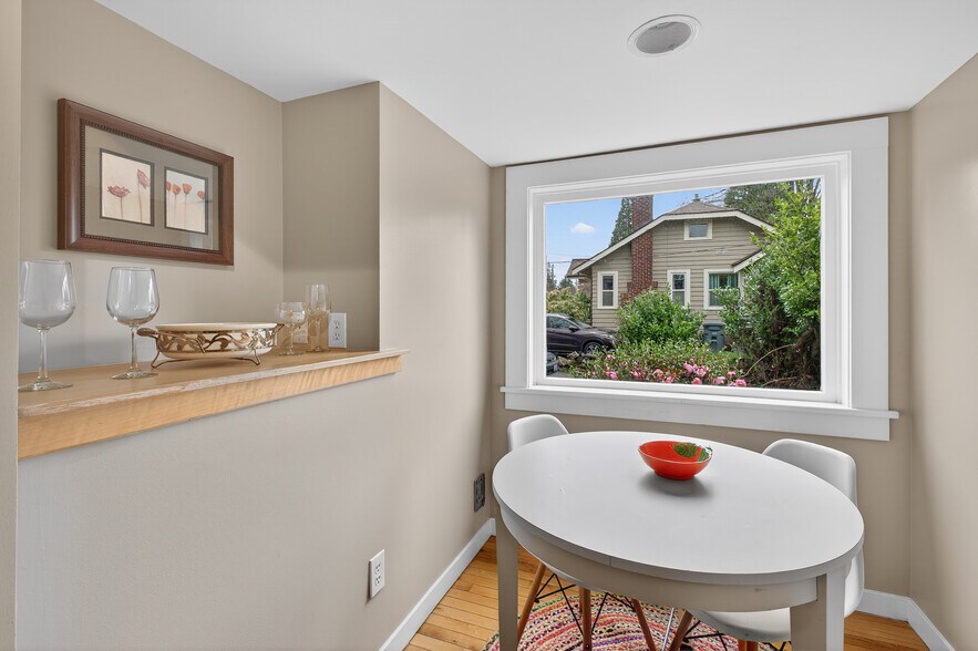 More Photos Of 1310 Ellsworth St, Bellingham Multifamily For Sale