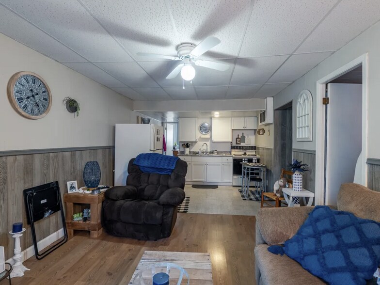 More Photos Of 1201 S Park Ave, Herrin Office For Sale