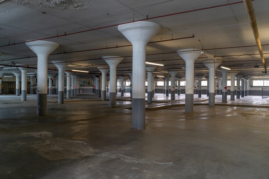 More Photos Of 1575 Lake St, Elmira Manufacturing For Lease