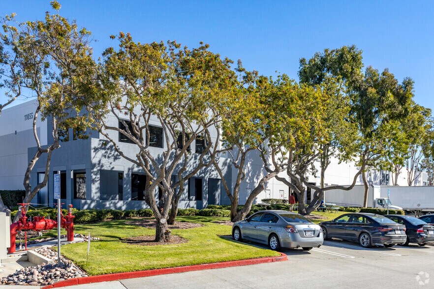 More Photos Of 11055 Technology Pl, San Diego Warehouse For Lease