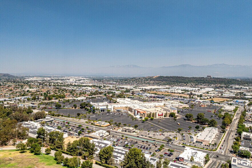 More Photos Of 1552 S Azusa Ave, City of Industry Restaurant For Lease