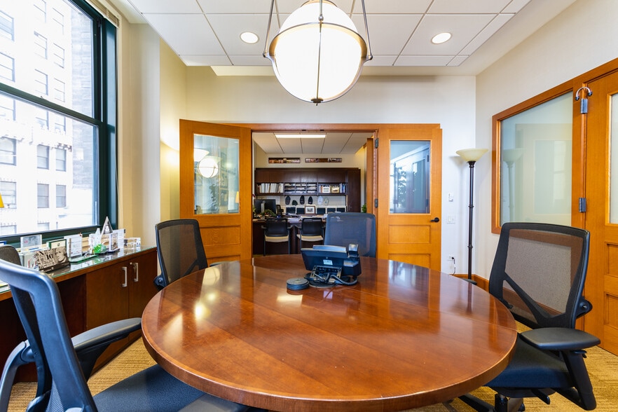 More Photos Of 50 E Washington St, Chicago Office For Sale