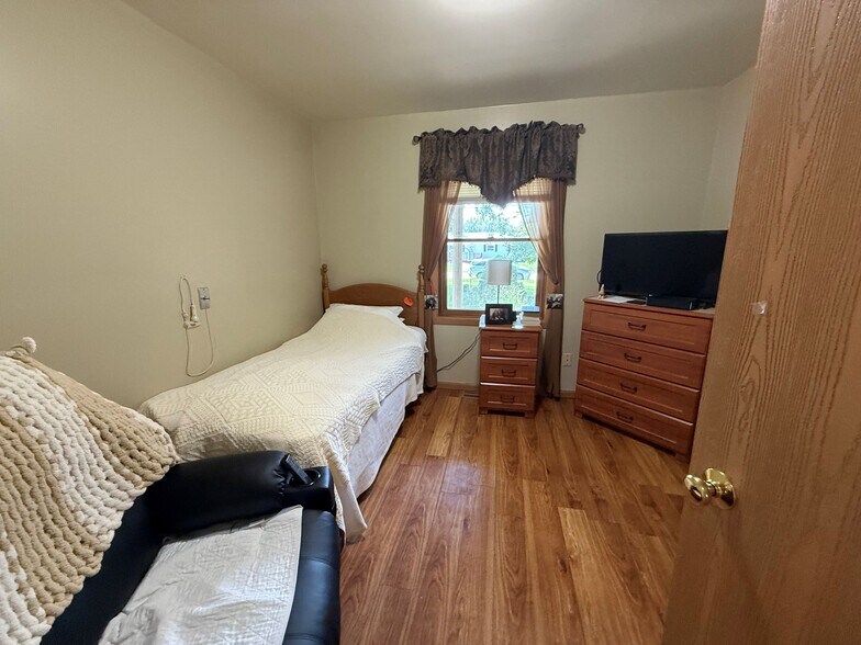 More Photos Of 13+/-Beds Established Memory Care Northern IL, Princeton Assisted Living For Sale