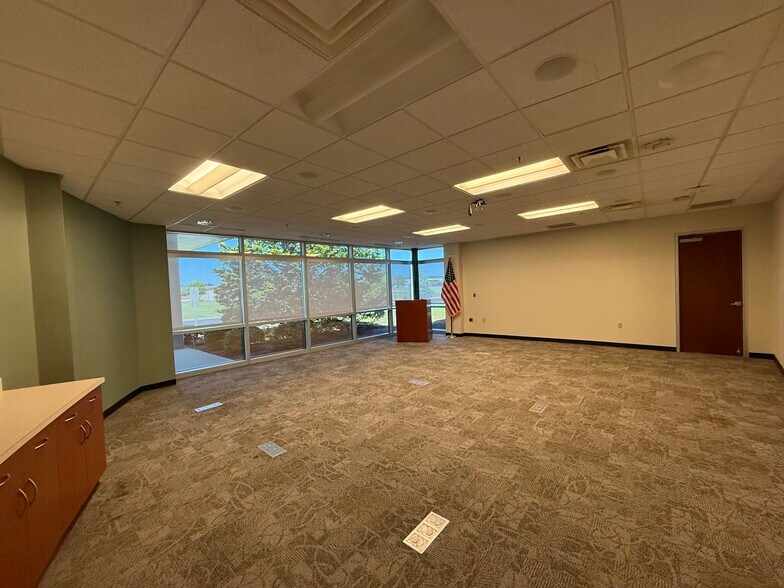 More Photos Of 112 Corporate Dr, Elizabeth City Office For Sale