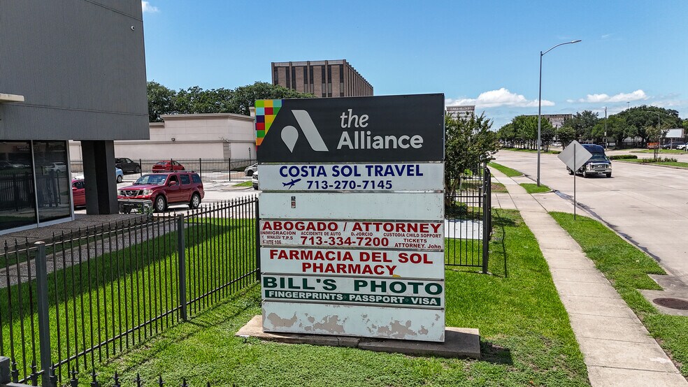 More Photos Of 6420 Hillcroft Ave, Houston Office Residential For Sale