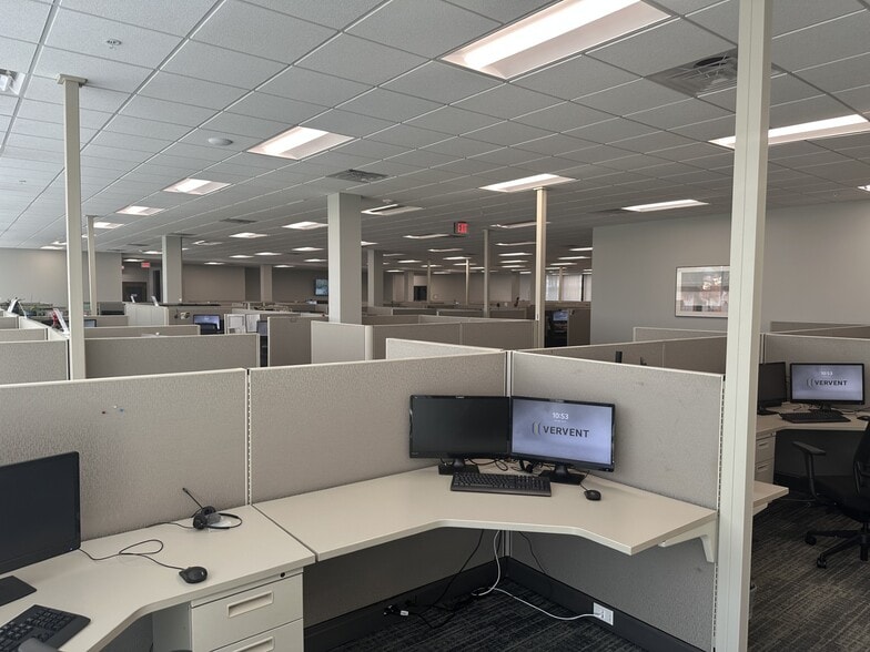 More Photos Of 2700 S Lorraine Pl, Sioux Falls Office For Lease