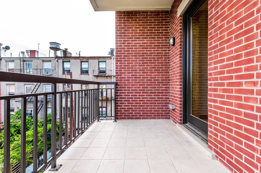 More Photos Of 94 Greenpoint Ave, Brooklyn Apartments For Sale