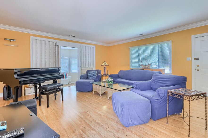 More Photos Of 4381-4385 Overland Ave, Culver City Office Residential For Sale