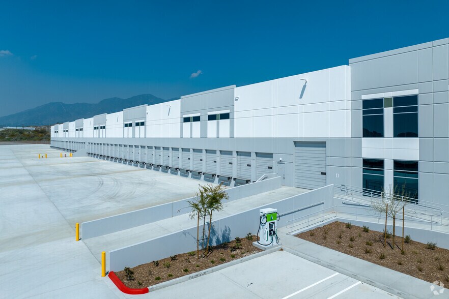 More Photos Of 5770 N Industrial Pky, San Bernardino Truck Terminal For Lease