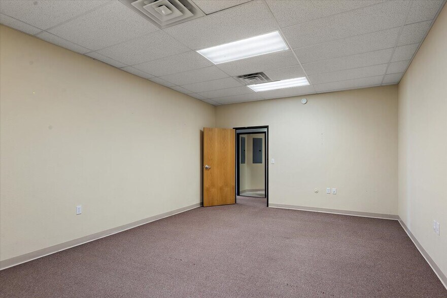 More Photos Of 105 Lehigh Ave, Pueblo Office Residential For Sale