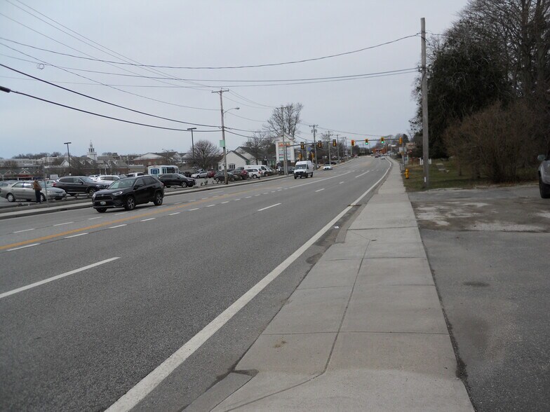 More Photos Of 124 E Main Rd, Middletown General Retail For Lease